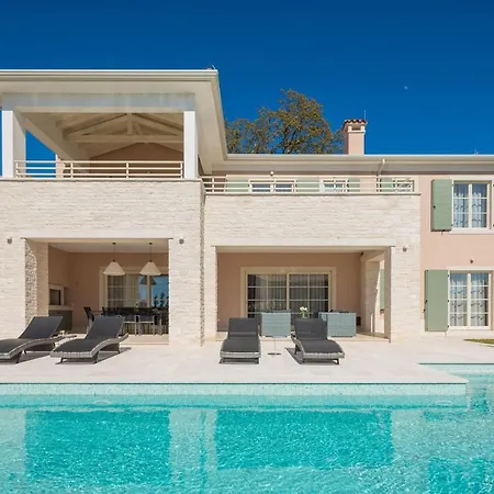 Villa Estelle By Ilc Brtonigla Exterior photo